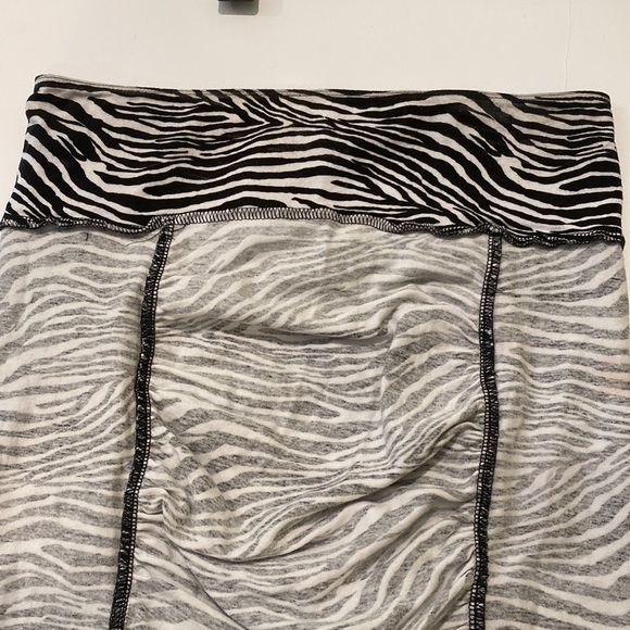 Y2K loop 18 Zebra Tube Top, Size 9/11 (M/L) - Picture 5 of 9